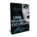 Uma mulher na escuridão